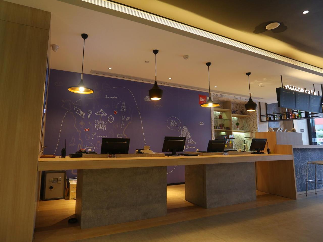 Ibis Haikou Injoy Plaza Hotel Экстерьер фото